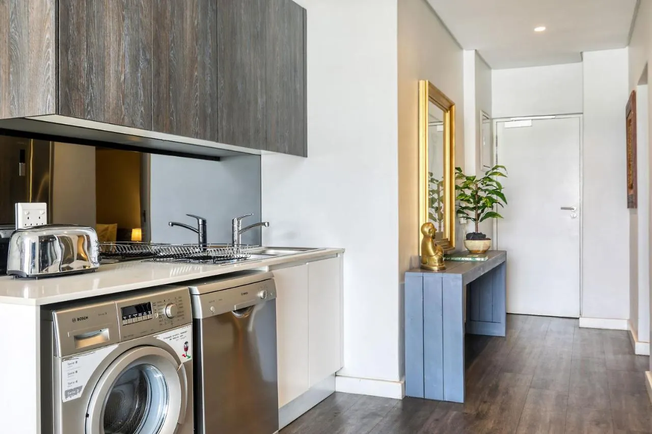 Backup-Powered Classic Luxury Apartment Cape Town South Africa