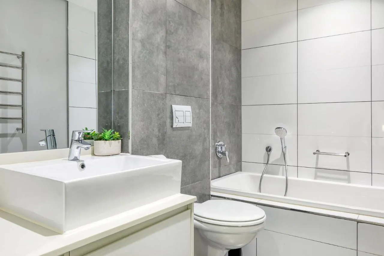 Backup-Powered Classic Luxury Apartment Cape Town