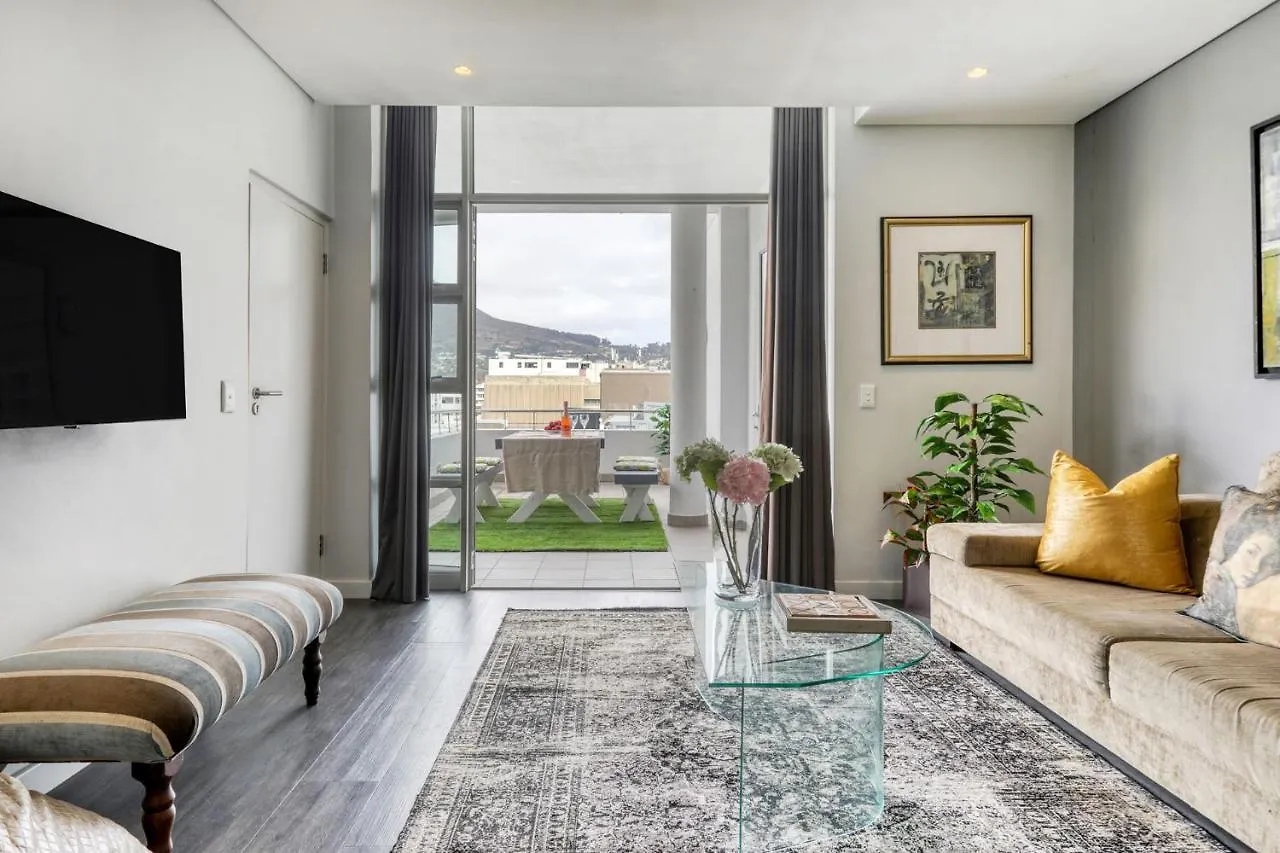 Backup-Powered Classic Luxury Apartment Cape Town