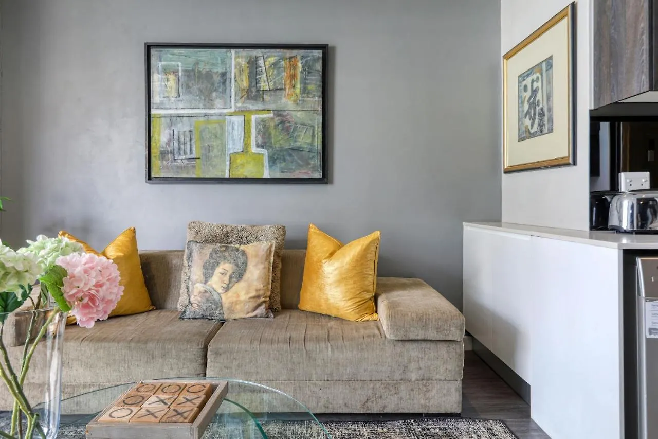 Backup-Powered Classic Luxury Apartment Ciudad del Cabo 0*,